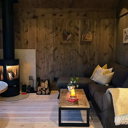 Liaplassen Mountain - *