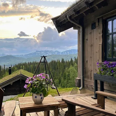 Liaplassen Mountain - *